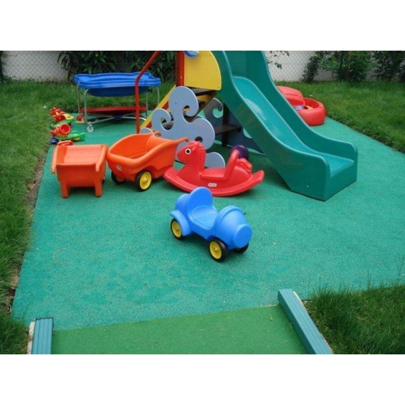 SOL COULÉ POUR AIRE DE JEUX