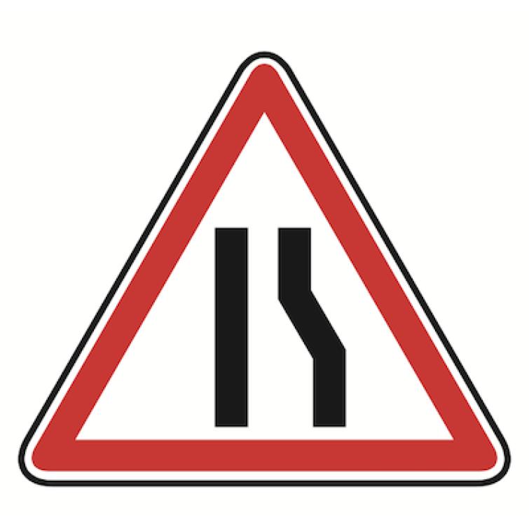A3A "RÉTRÉCISSEMENT DE LA CHAUSSÉE PAR LA DROITE"