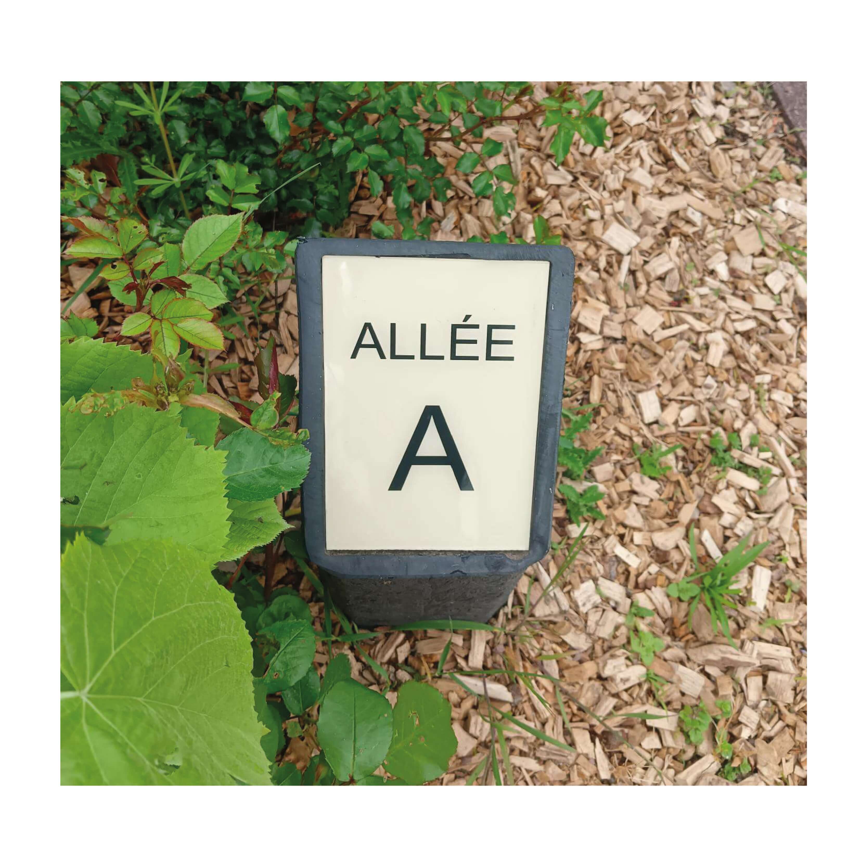 Plaque signalétique de cimetière